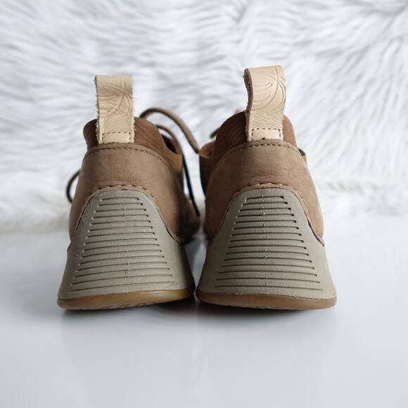 Clarks Women's Tri Spark Khaki Brown Tan Nubuck Sneakers - Picture 7 of 10